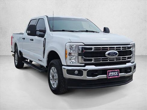 Used 2024 Ford F250 XLT w/ FX4 Off-Road Package AWD/4WD image 3