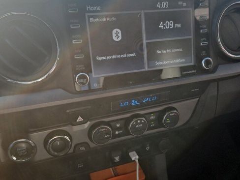 Used 2021 Toyota Tacoma TRD Off-Road image 9