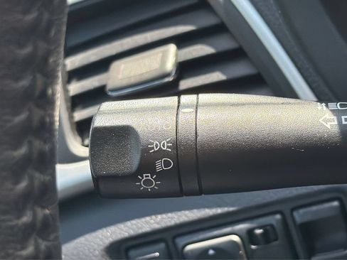Used 2019 Nissan Sentra SV FWD image 17