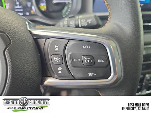 Used 2024 Jeep Wrangler Unlimited Sahara AWD/4WD image 33