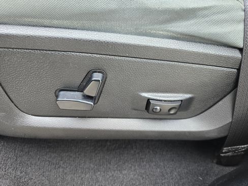 Used 2016 RAM 1500 Big Horn image 25