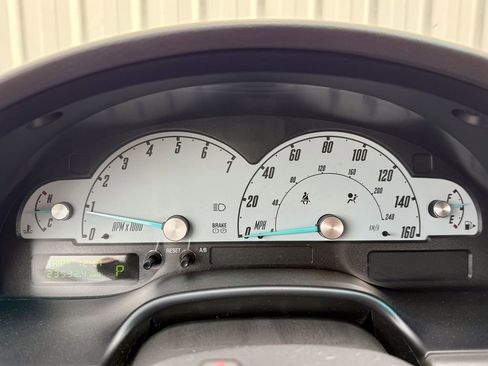 Used 2002 Ford Thunderbird image 22