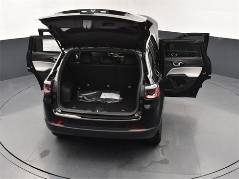 Used 2025 Jeep Compass Limited image 29