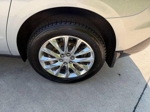 Used 2021 Buick Enclave Essence w/ Sound and Sites Package FWD image 37