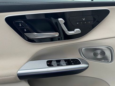 Used 2023 Mercedes-Benz GLC 300 4MATIC image 13