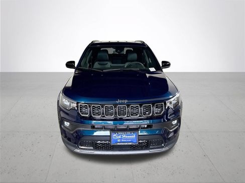 Used 2026 Jeep Compass Latitude AWD/4WD image 3