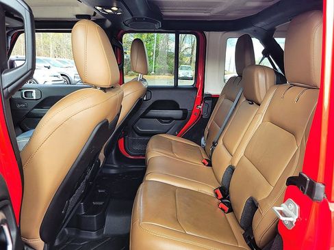 Used 2023 Jeep Wrangler Unlimited Rubicon image 11