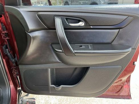 Used 2017 Chevrolet Traverse LT w/ Style and Technology Package FWD image 25
