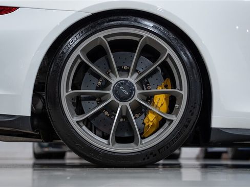 Used 2015 Porsche 911 GT3 RWD image 41