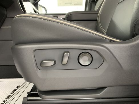 New 2026 GMC Yukon Elevation image 16