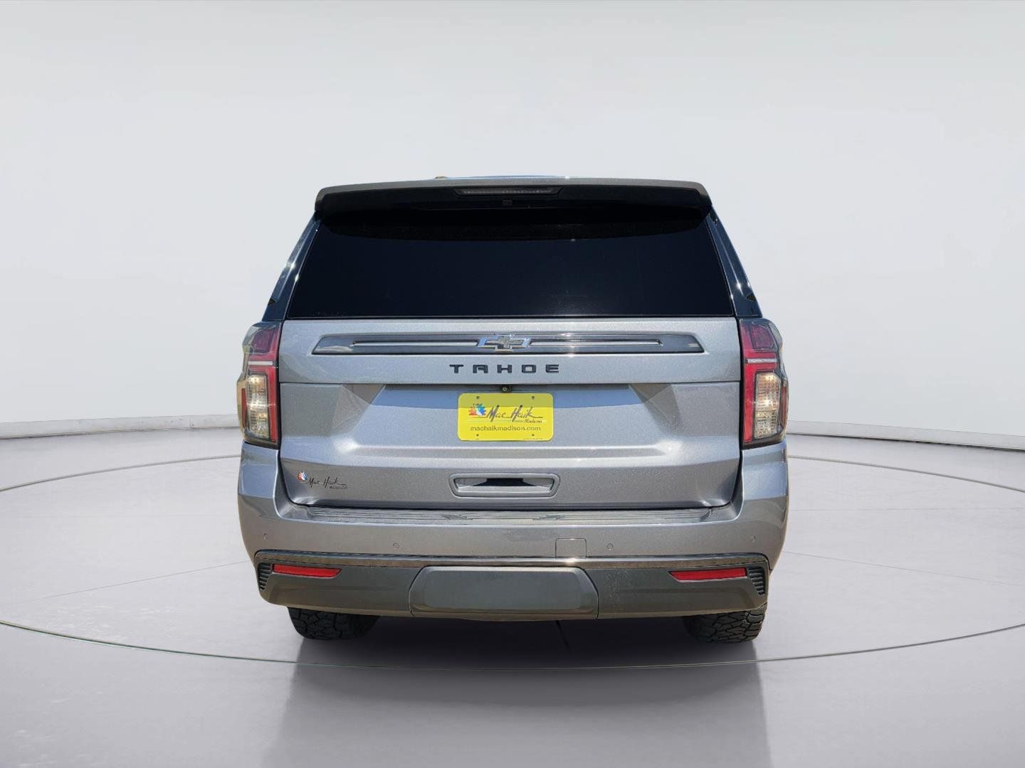 Used 2022 Chevrolet Tahoe Z71 w/ Luxury Package AWD/4WD image 4