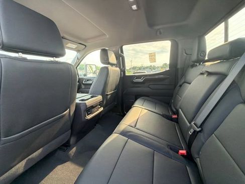 Used 2024 Chevrolet Silverado 1500 LT Trail Boss w/ Convenience Package II AWD/4WD image 38