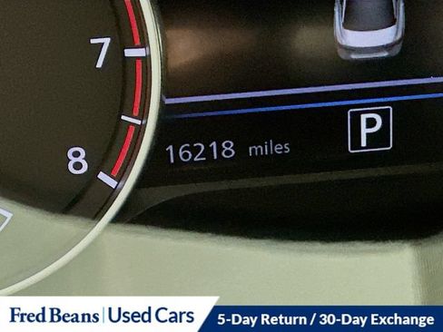 Used 2023 Nissan Sentra SR w/ Midnight Edition Package FWD image 17