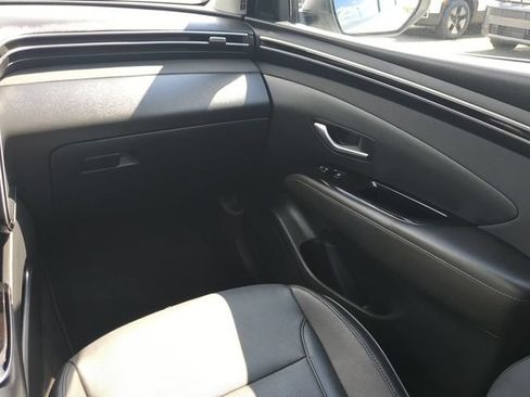 Used 2022 Hyundai Tucson Limited AWD/4WD image 16