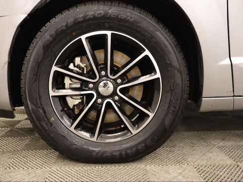 Used 2019 Dodge Grand Caravan GT image 6