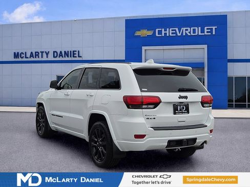Used 2022 Jeep Grand Cherokee Laredo X AWD/4WD image 4