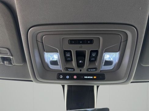 Used 2020 GMC Sierra 2500 Denali w/ Denali Ultimate Package AWD/4WD image 35