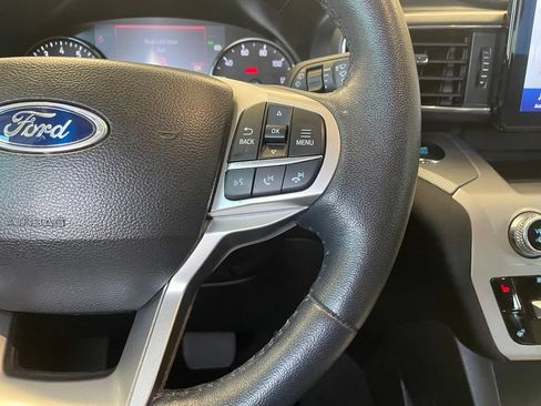 Used 2023 Ford Explorer XLT w/ Equipment Group 202A RWD image 13