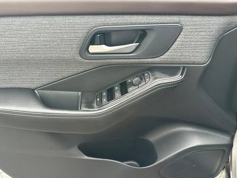 Certified 2023 Nissan Rogue SV AWD/4WD image 18