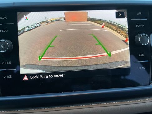 Used 2024 Volkswagen Taos SE image 23