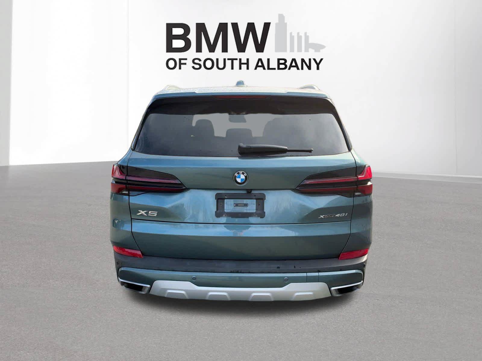 Used 2024 BMW X5 xDrive40i w/ Premium Package AWD/4WD image 4