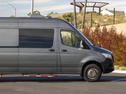 Used 2021 Mercedes-Benz Sprinter 4500 w/ Parking Package image 31