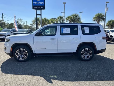 Used 2024 Jeep Wagoneer Series II w/ Flexible Seating Group image 13