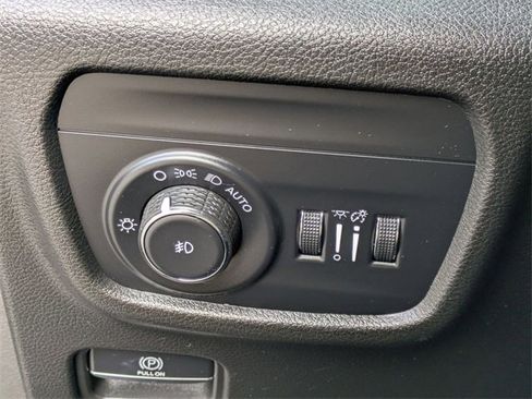 Certified 2023 Jeep Grand Cherokee L Limited w/ Trailer Tow Group (B) image 14