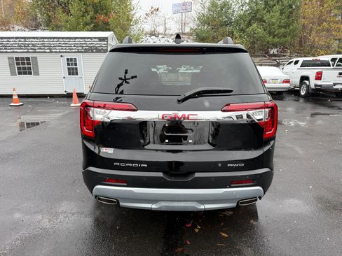 Used 2023 GMC Acadia SLE w/ Driver Convenience Package image 4