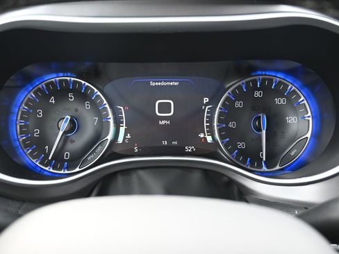 New 2026 Chrysler Pacifica Select image 10