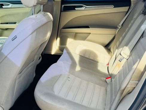 Used 2017 Ford Fusion SE image 13