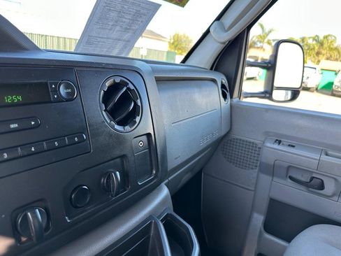Used 2019 Ford E-450 and Econoline 450 Super Duty w/ Power Windows & Locks Group image 35