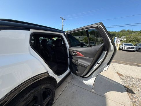 Used 2024 Chevrolet Equinox EV RS FWD image 56