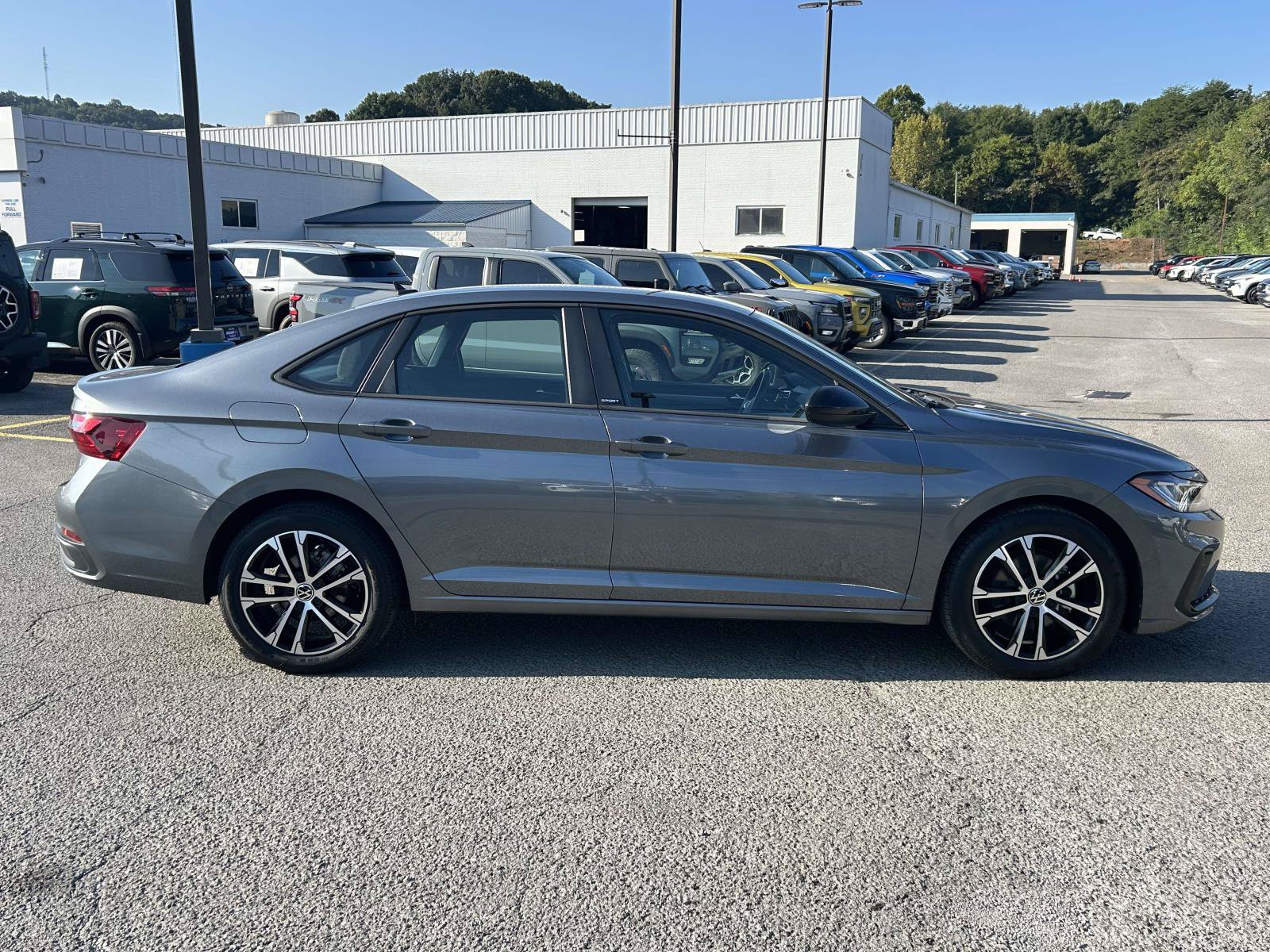 Used 2025 Volkswagen Jetta Sport FWD image 8