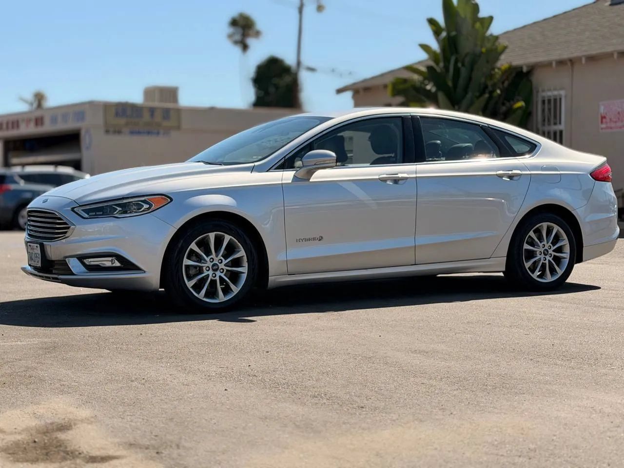 Used 2017 Ford Fusion SE w/ Equipment Group 602A FWD image 7