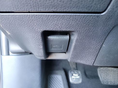 Used 2024 Toyota Camry SE image 29