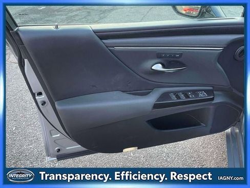 Used 2023 Lexus ES 350 w/ Premium Package image 16