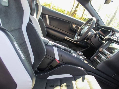 Used 2022 Ford Mustang Shelby GT500 w/ Carbon Fiber Track Pack image 68