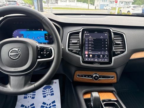 Used 2023 Volvo XC90 T8 Plus w/ Protection Package Premier AWD/4WD image 17