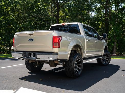 Used 2017 Ford F150 Lariat AWD/4WD image 3