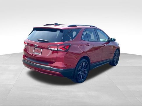 Used 2022 Chevrolet Equinox RS w/ LPO, Cargo Package FWD image 3