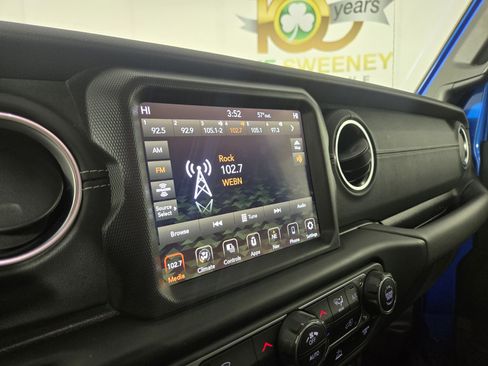 Used 2022 Jeep Wrangler Unlimited Sahara image 19