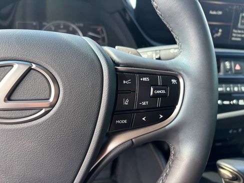 Used 2022 Lexus ES 350 w/ Premium Package image 16