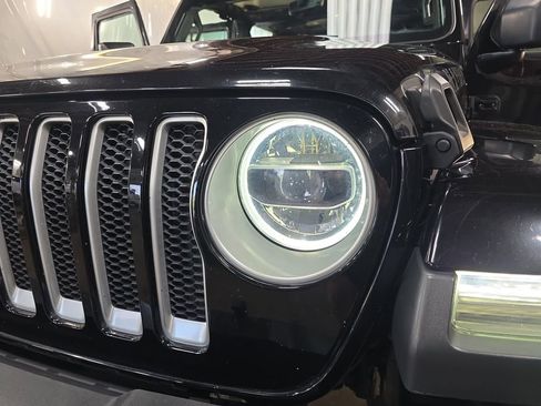 Used 2018 Jeep Wrangler Unlimited Sahara AWD/4WD image 27