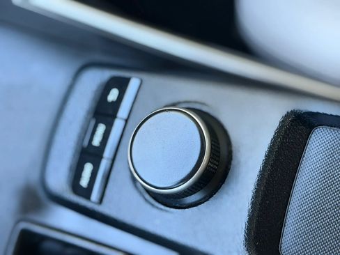 Used 2015 Lexus IS 250 RWD image 18
