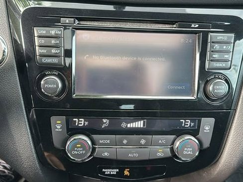 Used 2016 Nissan Rogue SL w/ SL Premium Package AWD/4WD image 9