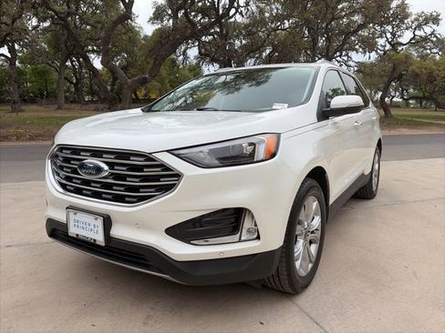 Used 2024 Ford Edge Titanium AWD/4WD image 2