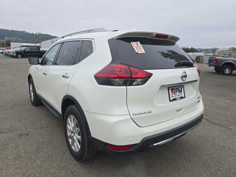 Used 2019 Nissan Rogue SV AWD/4WD image 16
