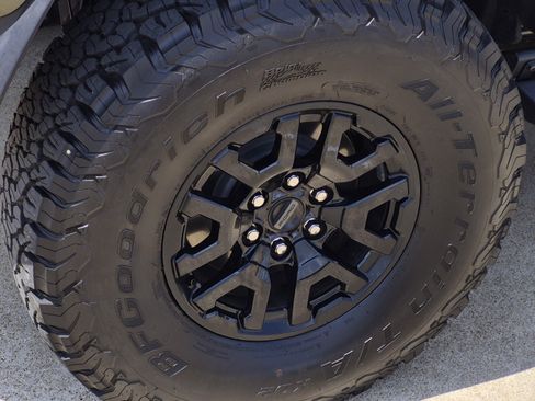 Used 2025 Ford Bronco Raptor AWD/4WD image 7