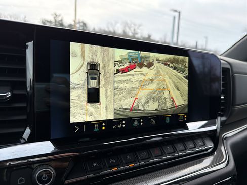 Used 2022 Chevrolet Silverado 1500 ZR2 w/ Technology Package image 21